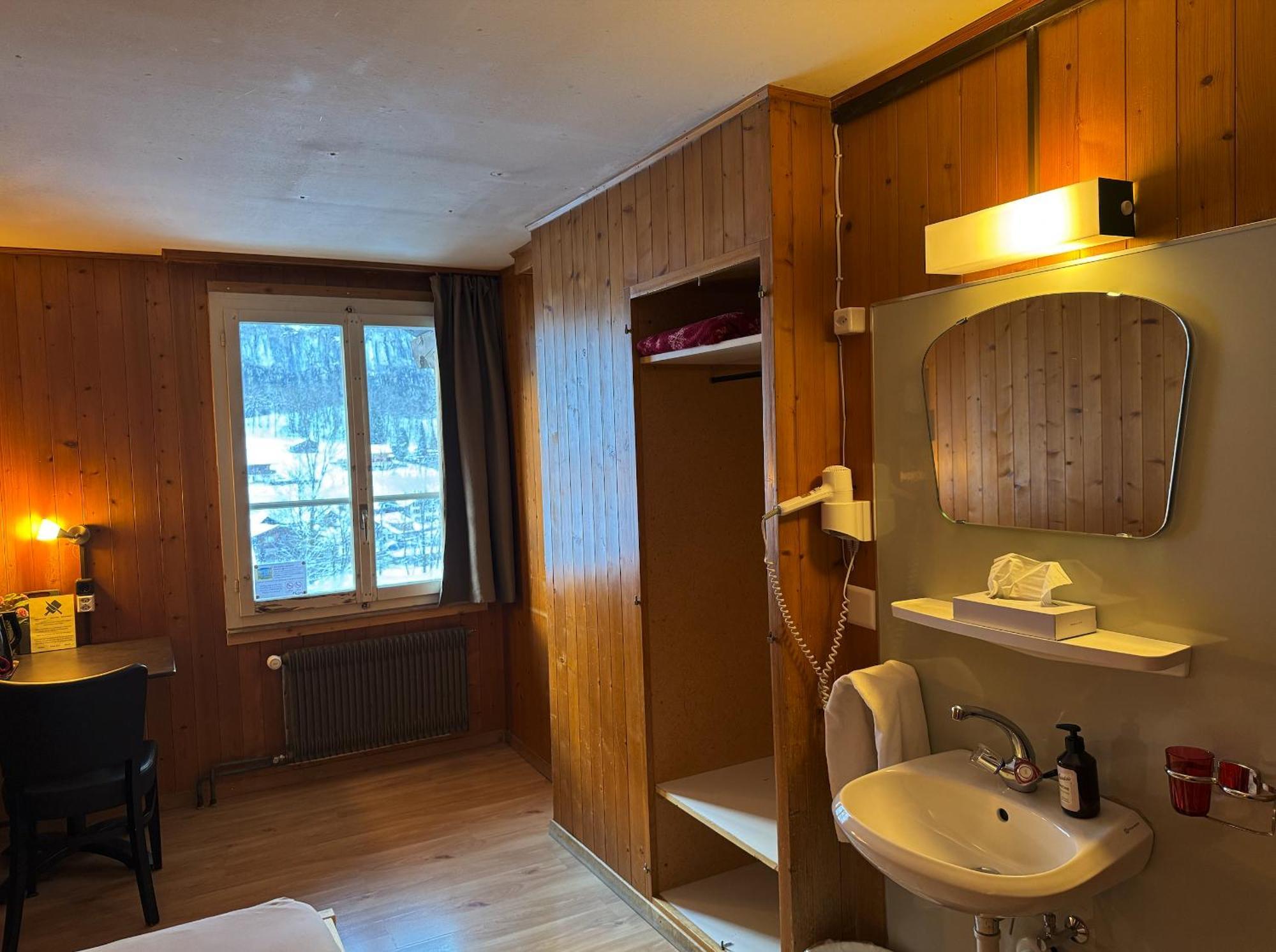 Hotel Hornerpub Lauterbrunnen Exterior photo